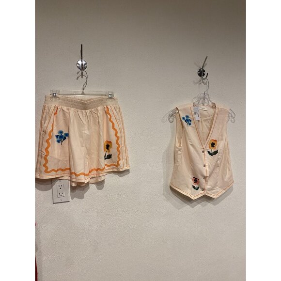 COMMENSE Two Piece Set Womens Large Cream Vest and Shorts Embroidered Floral - Picture 2 of 5